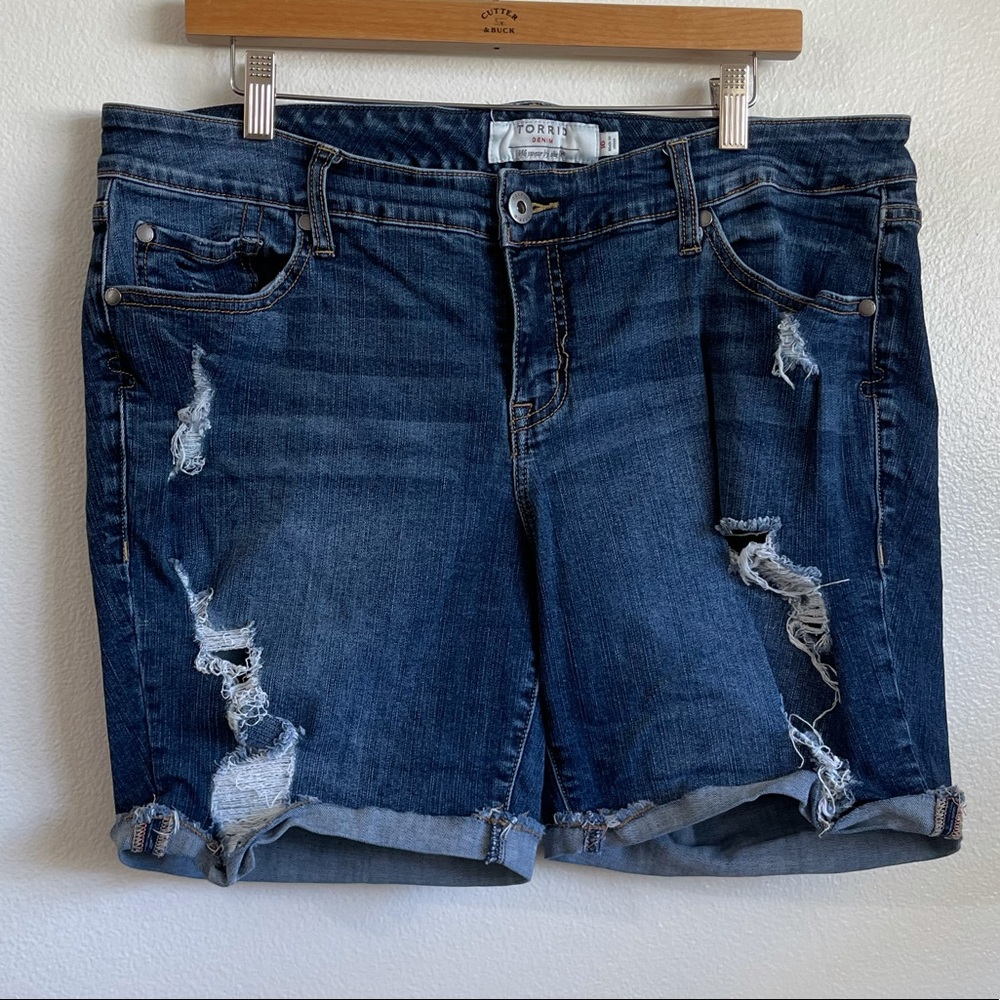 Torrid Denim Shorts Distressed mid Rise Whiskers casual  dark Blue Plus Size 16